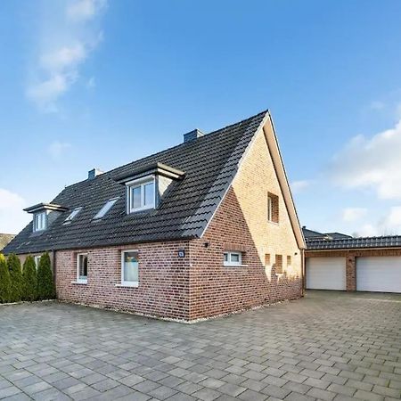 Gesamte Wohnung Mit Parkplatz Хальстенбек Экстерьер фото